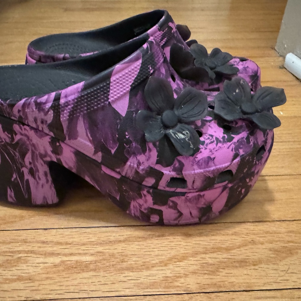 CROCS Purple Floral Platform Clogs with Black Flower Charms